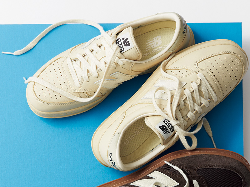 New Balance×AURALEEのスニーカー