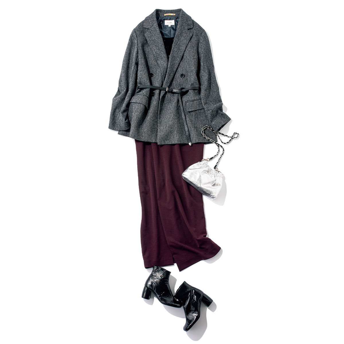 ボルドーのロングスカートに大きめジャコットのコーデ