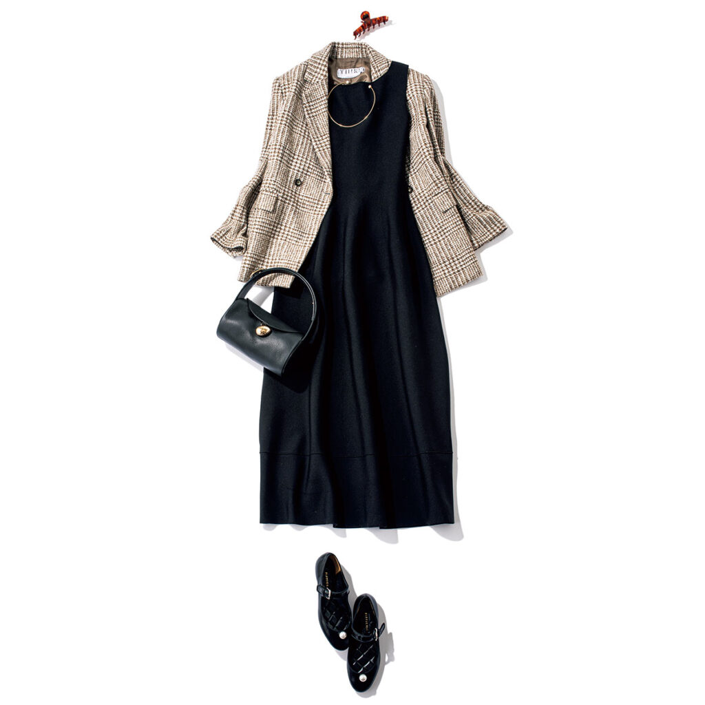 ノースリワンピにチェック柄ジャコットのコーデ