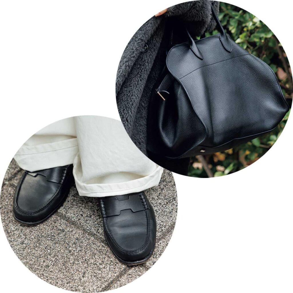 レザーのバッグとローファー