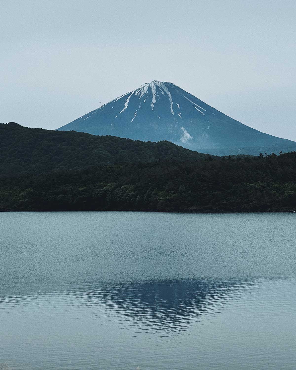 ランニング中に見つけた河口湖に