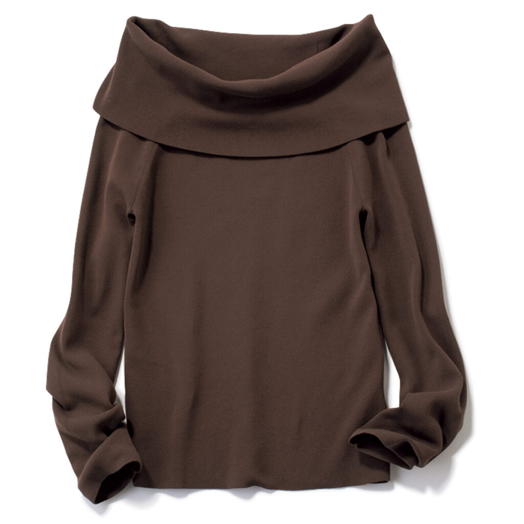 ブラウンのオフショルトップス