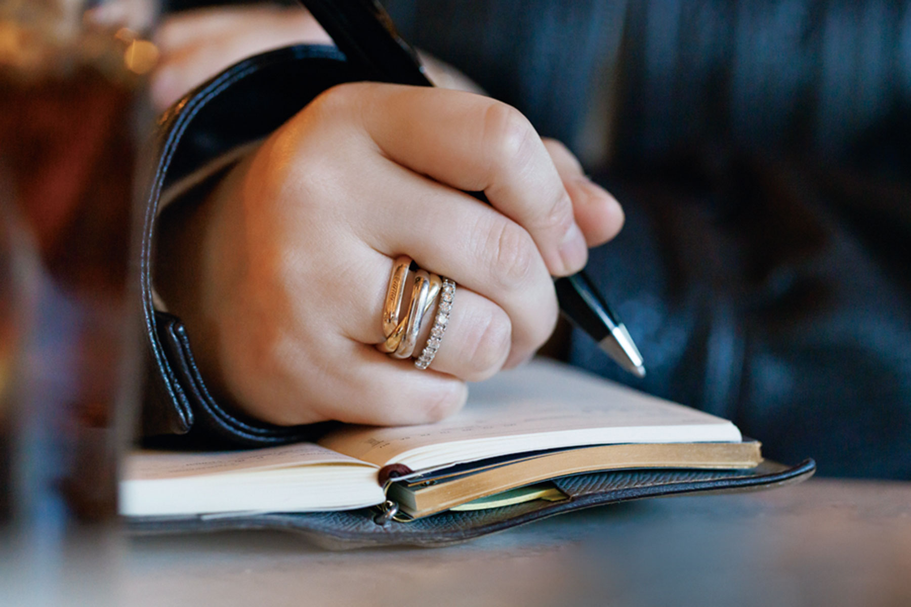 スクエアタイプのトリニティ クッション リング