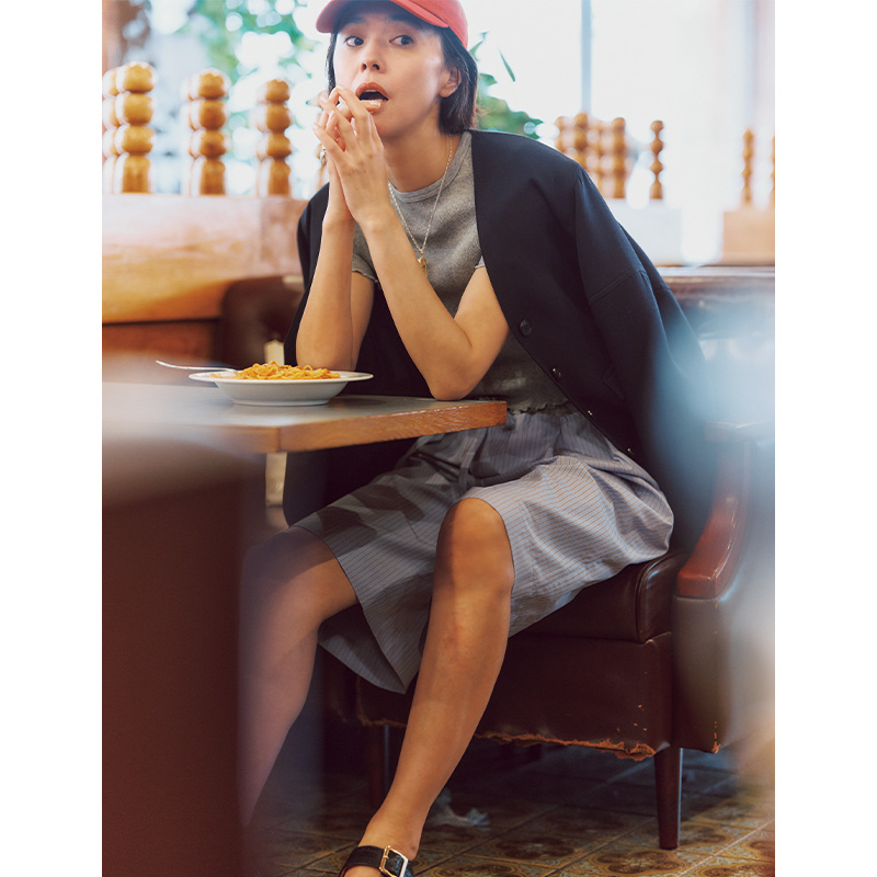 ハーフ丈パンツ×ジャケットスタイル