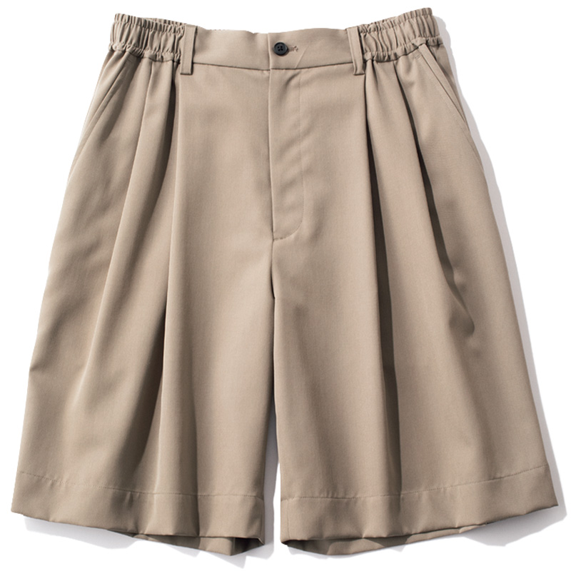 シュタインのオーバーシルエットのハーフパンツ