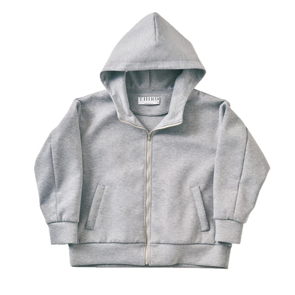 グレーのフーディ