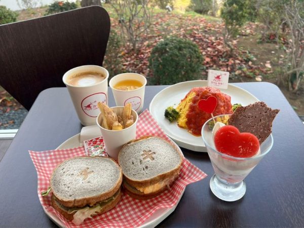 魔法の文学館内「カフェ　キキ」メニュー