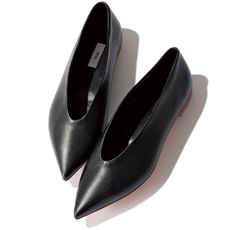 エイトンの黒レザーシューズ