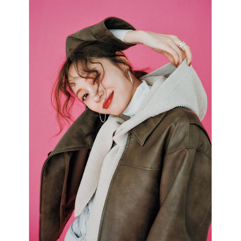 タートルにフードマフラーのコーデ