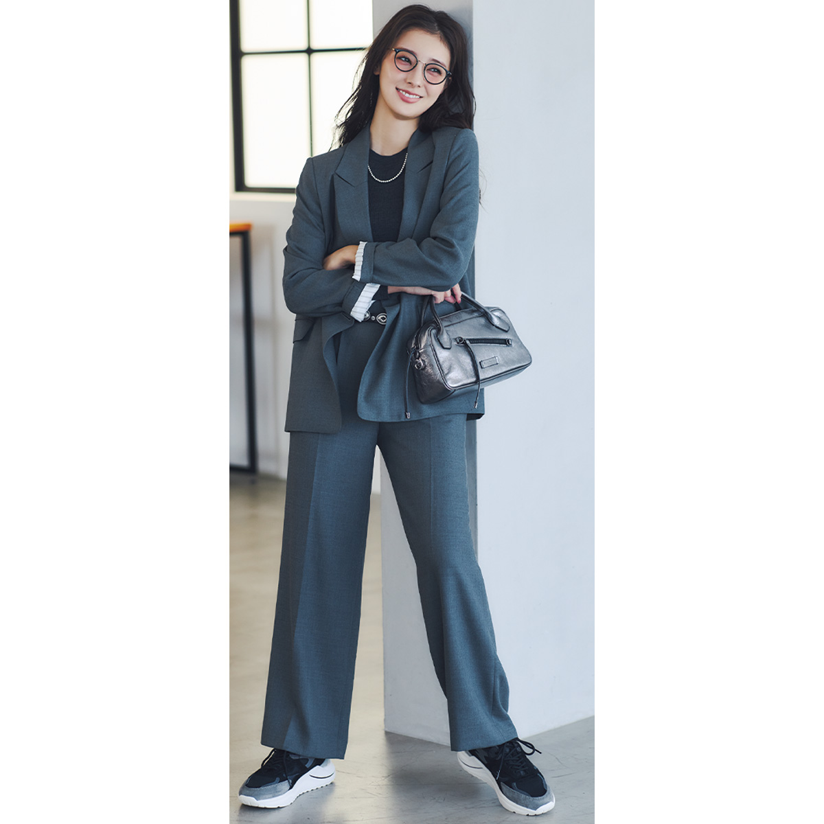 ボックスシルエットのジャケット×センタープレスパンツのセットアップコーデ