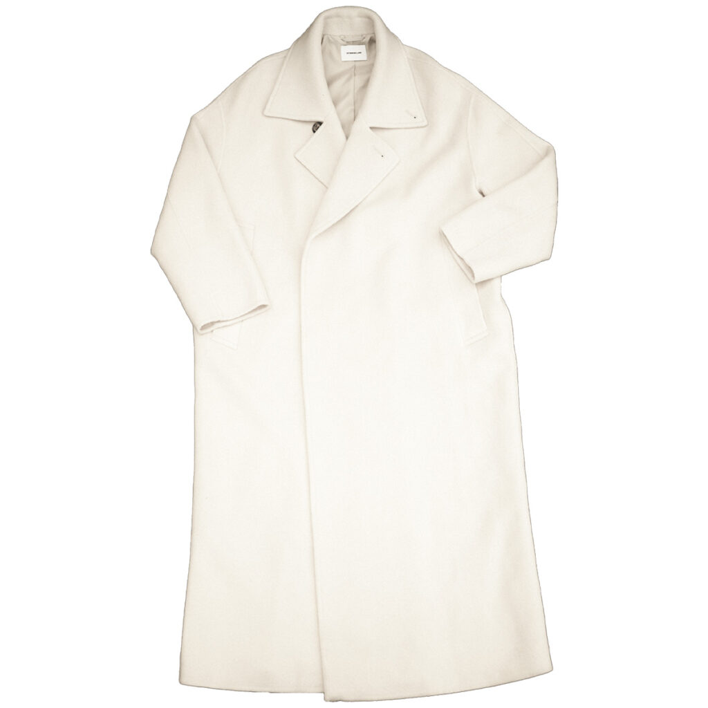 スタニングルアーの白ウールコート