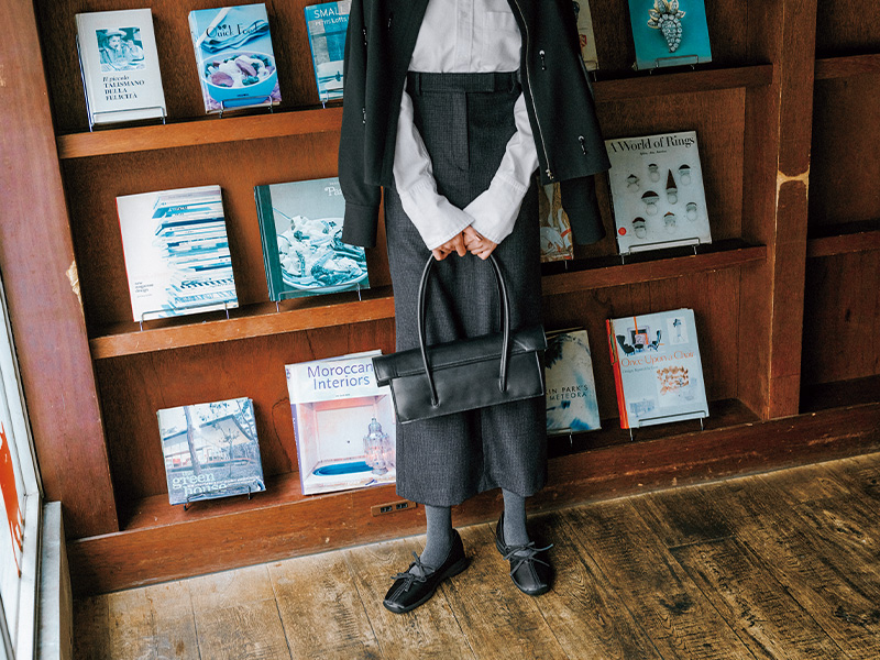 リボンシューズとタイツの足元コーデ