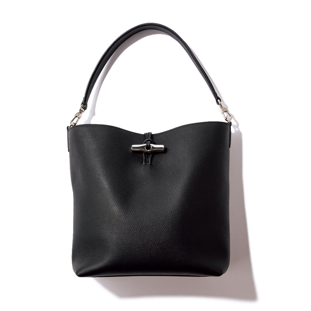 ロンシャンのブラックレザーバッグ