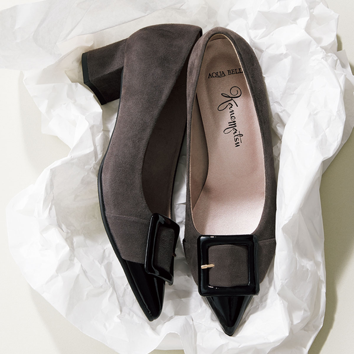 銀座かねまつのバイカラーパンプス