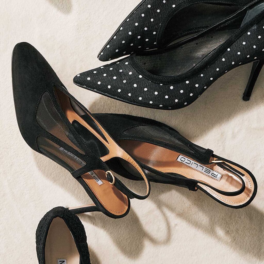 シアーバックストラップパンプス