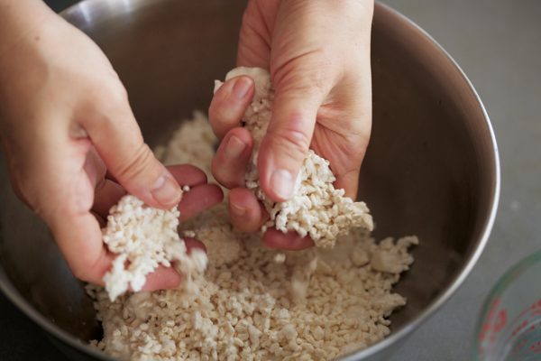 甘麹を作っている様子