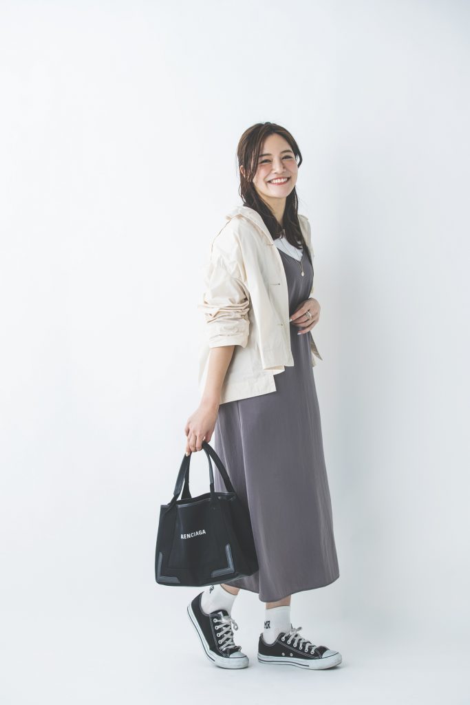 「シンプルなワンピなのでパーカ