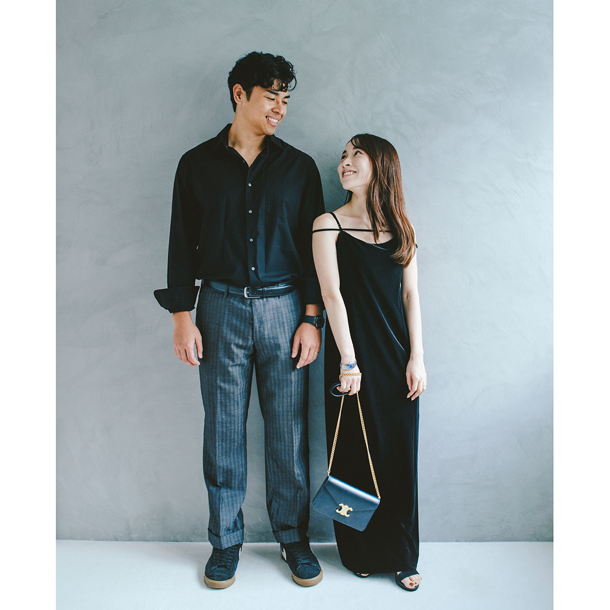「THE TOÉ」の黒ワンピコーデ