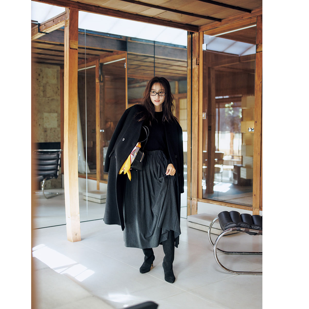 MUJI laboのスカートにピンヒールブーツの大人っぽコーデ
