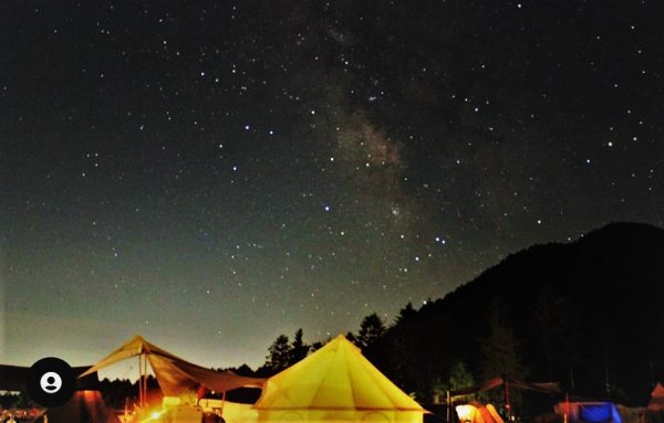 キャンプ場の星空に天の川