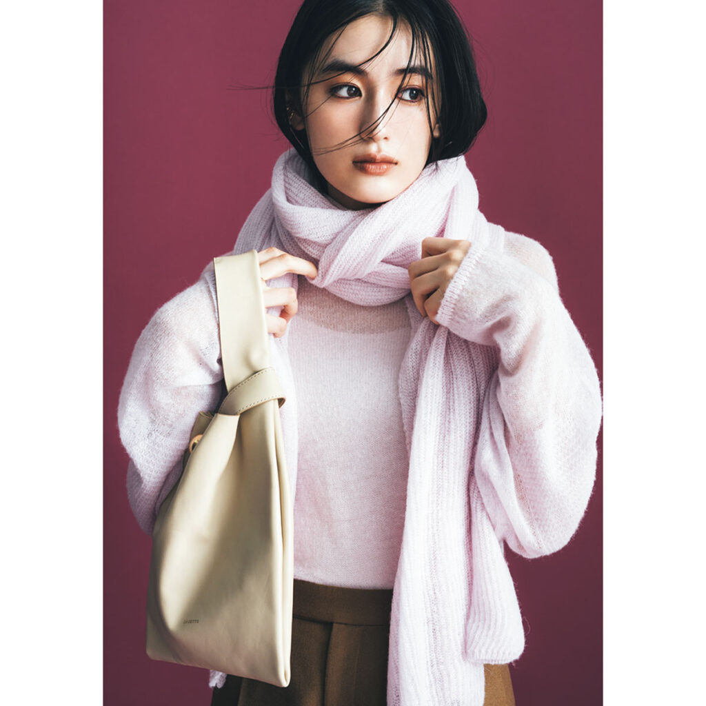 ゆるニットと秋色ハーフパンツのコーデ