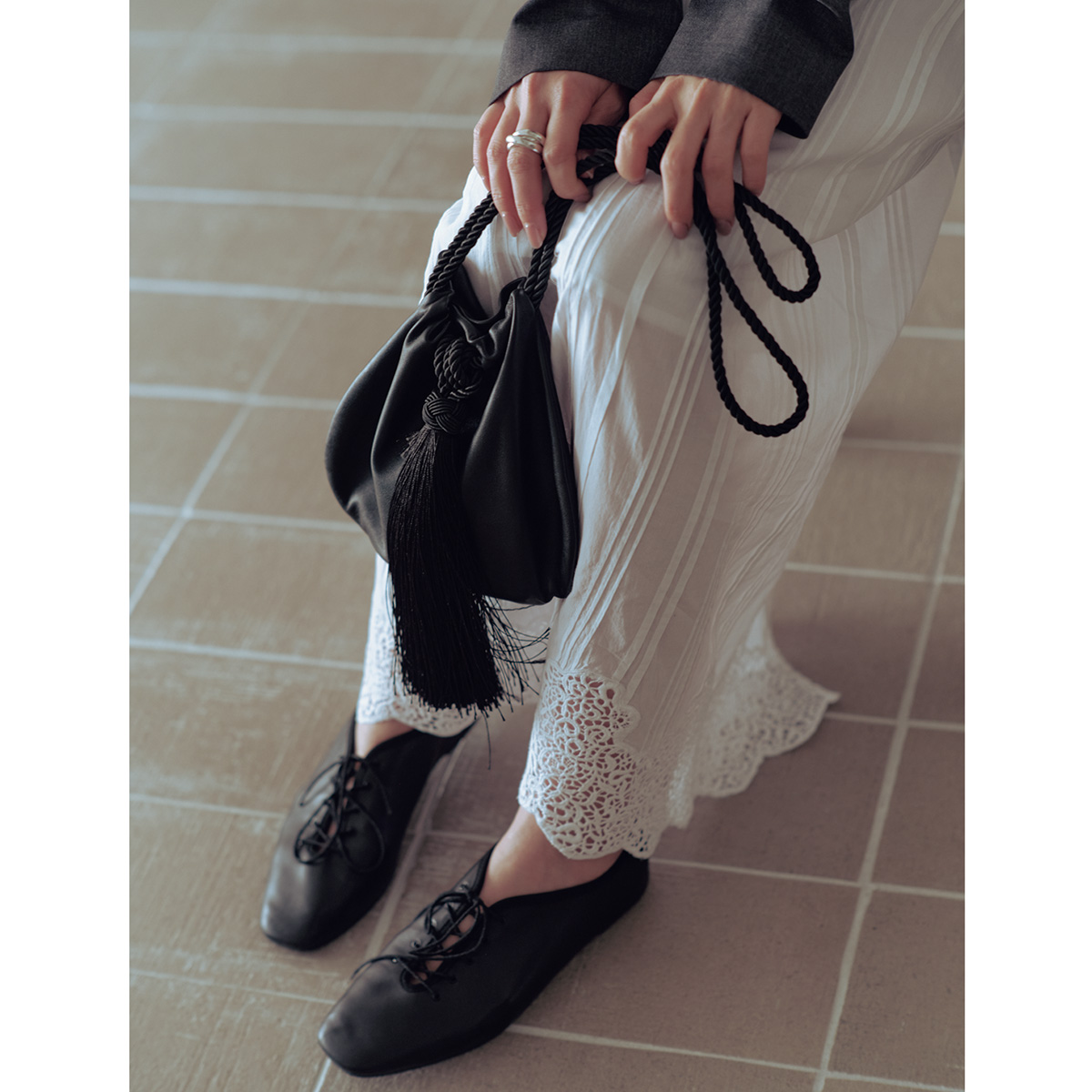 ラムスキンの巾着ポーチ