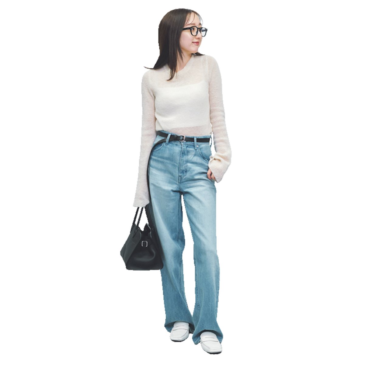 シアートップスにデニムのコーデ