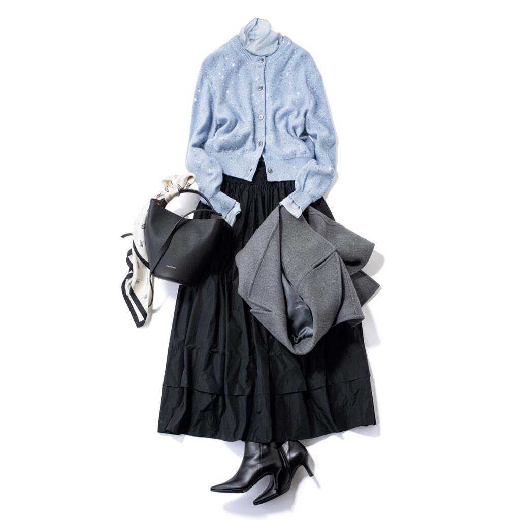 ブルーカーディガンとボリュームスカートのコーデ