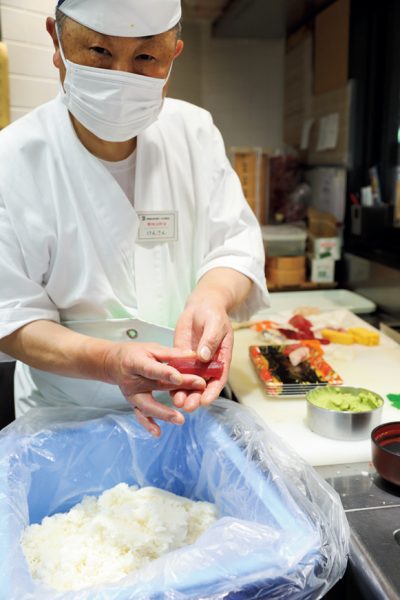 ひまわり市場の寿司パックは職人さんによる手握り