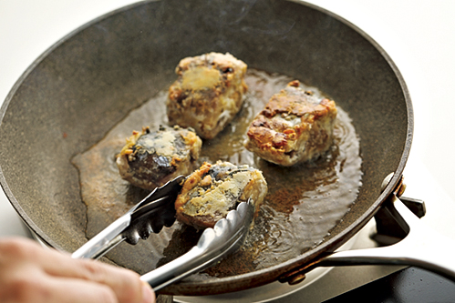 「サバ缶のムニエル」の焼き方