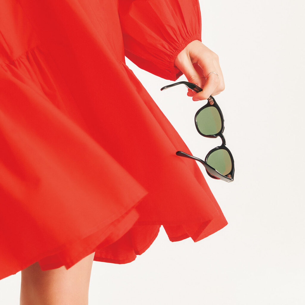 赤のティアードワンピ