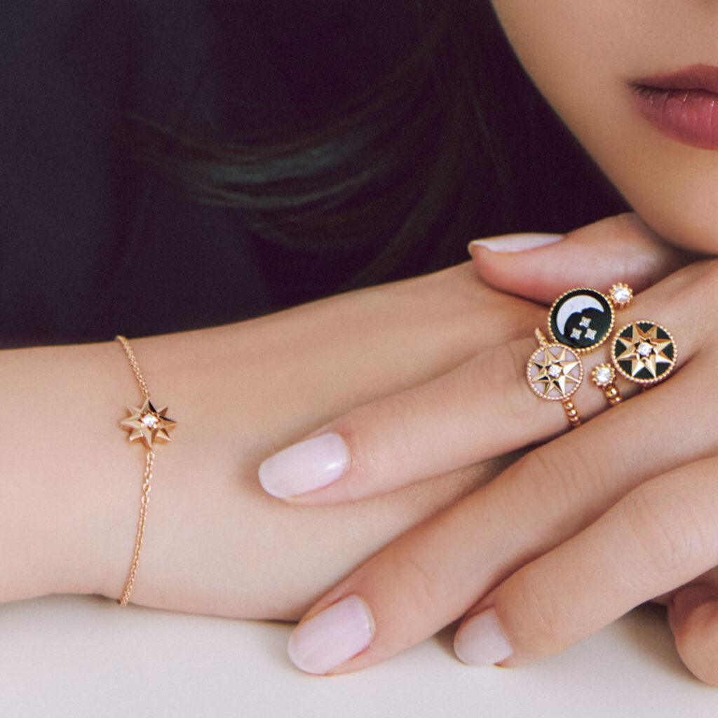 「ローズ デ ヴァン」コレクションのジュエリー