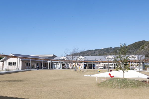 保田小学校附属ようちえんの外観