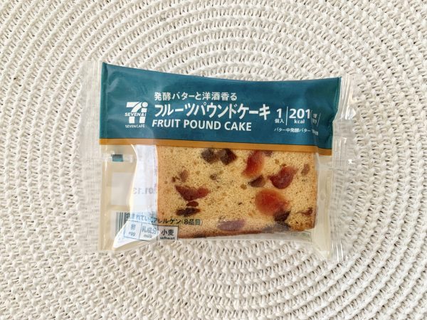 セブンイレブンのフルーツパウンドケーキ