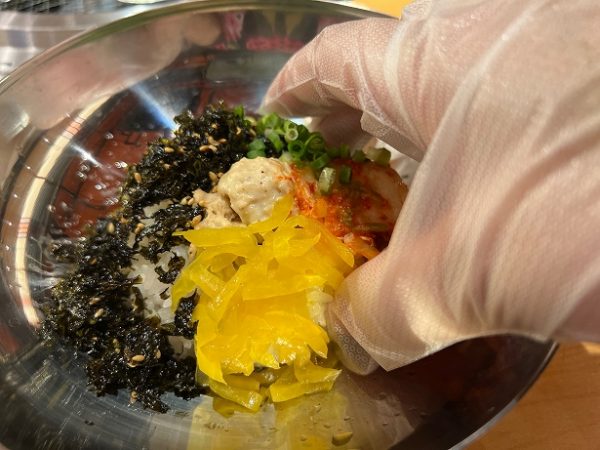 焼肉きんぐの「韓国フェア」の「韓国風ツナマヨおにぎり～チュモッパ～」