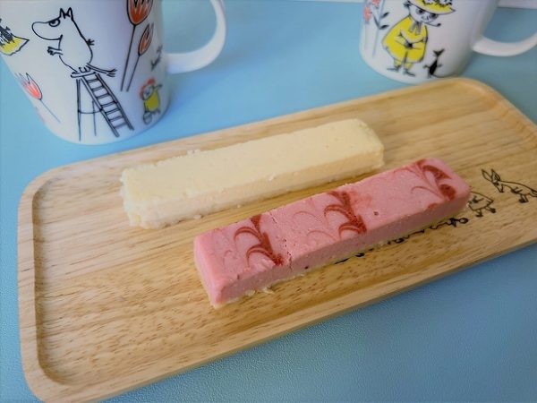 ファミリーマートの「ムーミンチーズケーキ」と「リトルミイストロベリーチーズケーキ」の中身