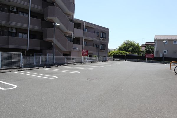 一蘭東大和店の駐車場