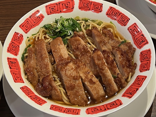 バーミヤンの「W排骨麺（ダブルパイクーメン）」