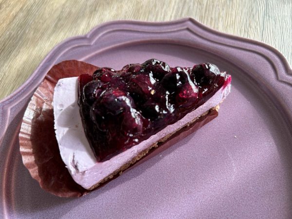 ブルーベリーレアチーズケーキ¥495
