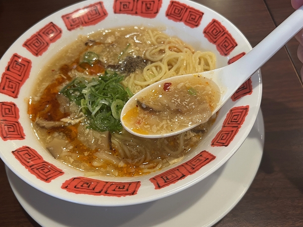 バーミヤンの「酸辣湯麺」のスープ