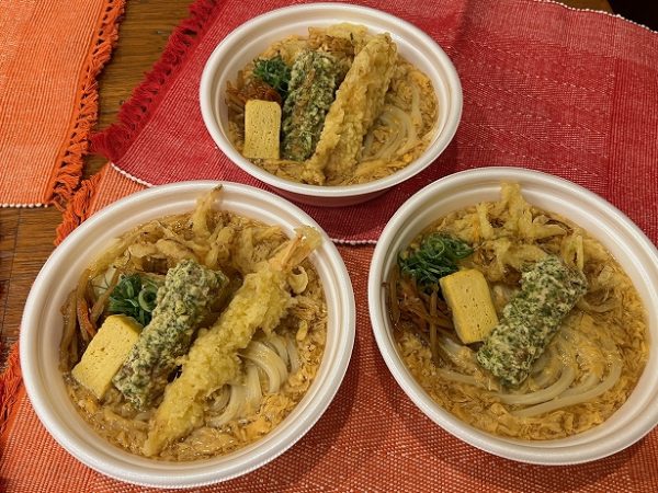 丸亀製麺の「定番うどん弁当」、「えび天うどん弁当」、「かしわ天うどん弁当」