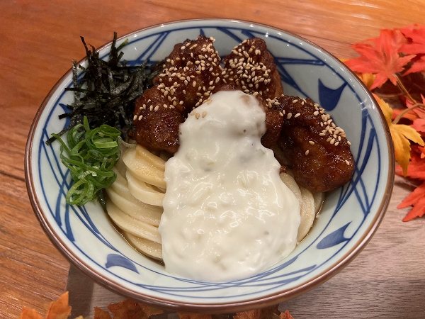 丸亀製麺の「てりやきタル鶏ぶっかけうどん」