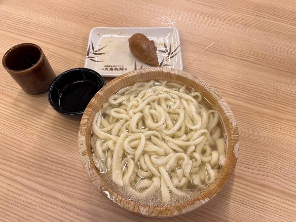 「丸亀製麺 手づくり体験教室」ではつくったうどんは釜揚げうどんとして試食