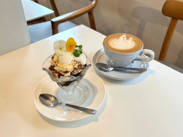 ティラミスとカフェラテ。