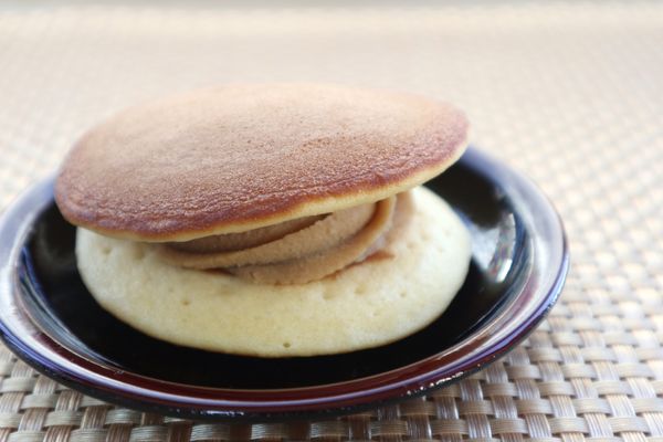 「和栗のモンブラン生どら焼」