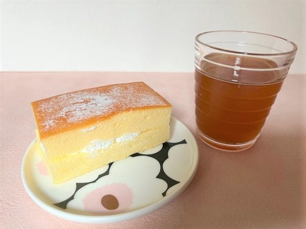 ファミリーマートの「クリームと味わう台湾カステラ」