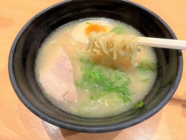 かっぱ寿司の「本格ラーメンシリーズ」の「鶏白湯ラーメン」