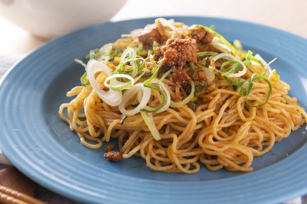 明太子がたっぷり入った食べるラー油焼きそば