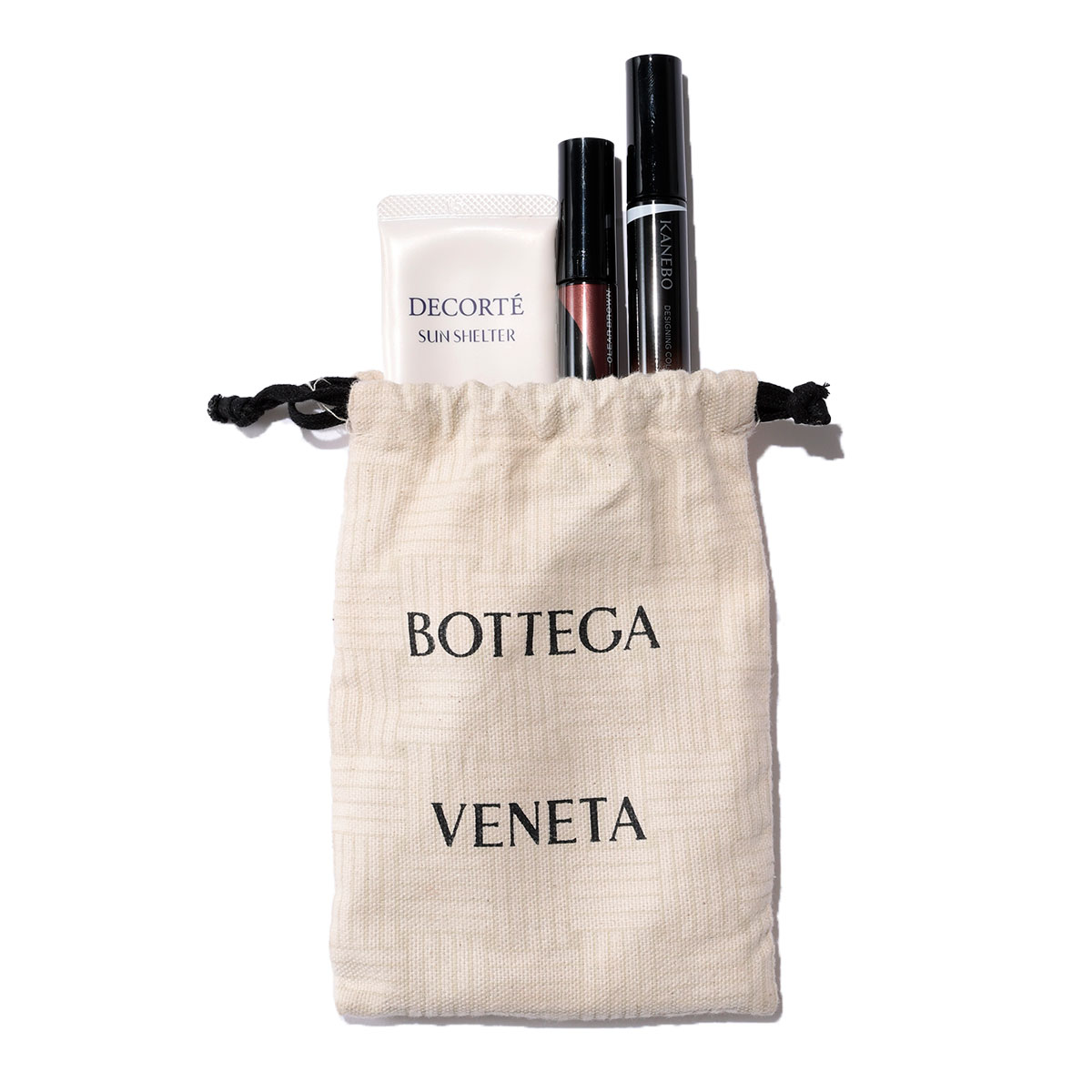 日焼け止め、コンシーラー、マスカラ、チーク、リップ