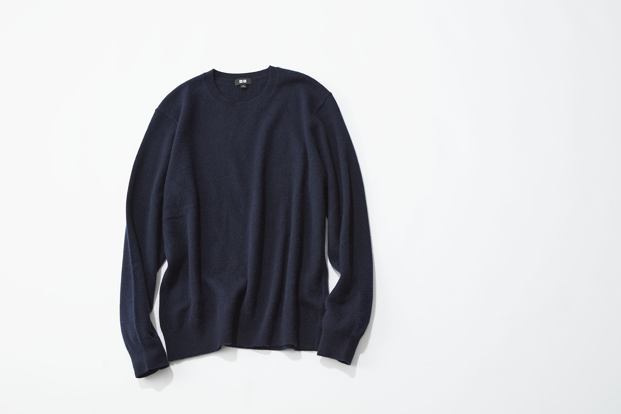 カシミヤクルーネックセーター（長袖）¥9,990　NAVY　